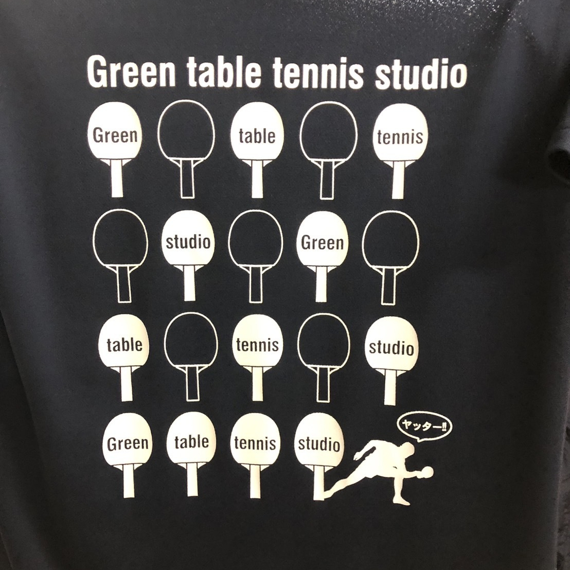 写真：黒のオリジナルTシャツ